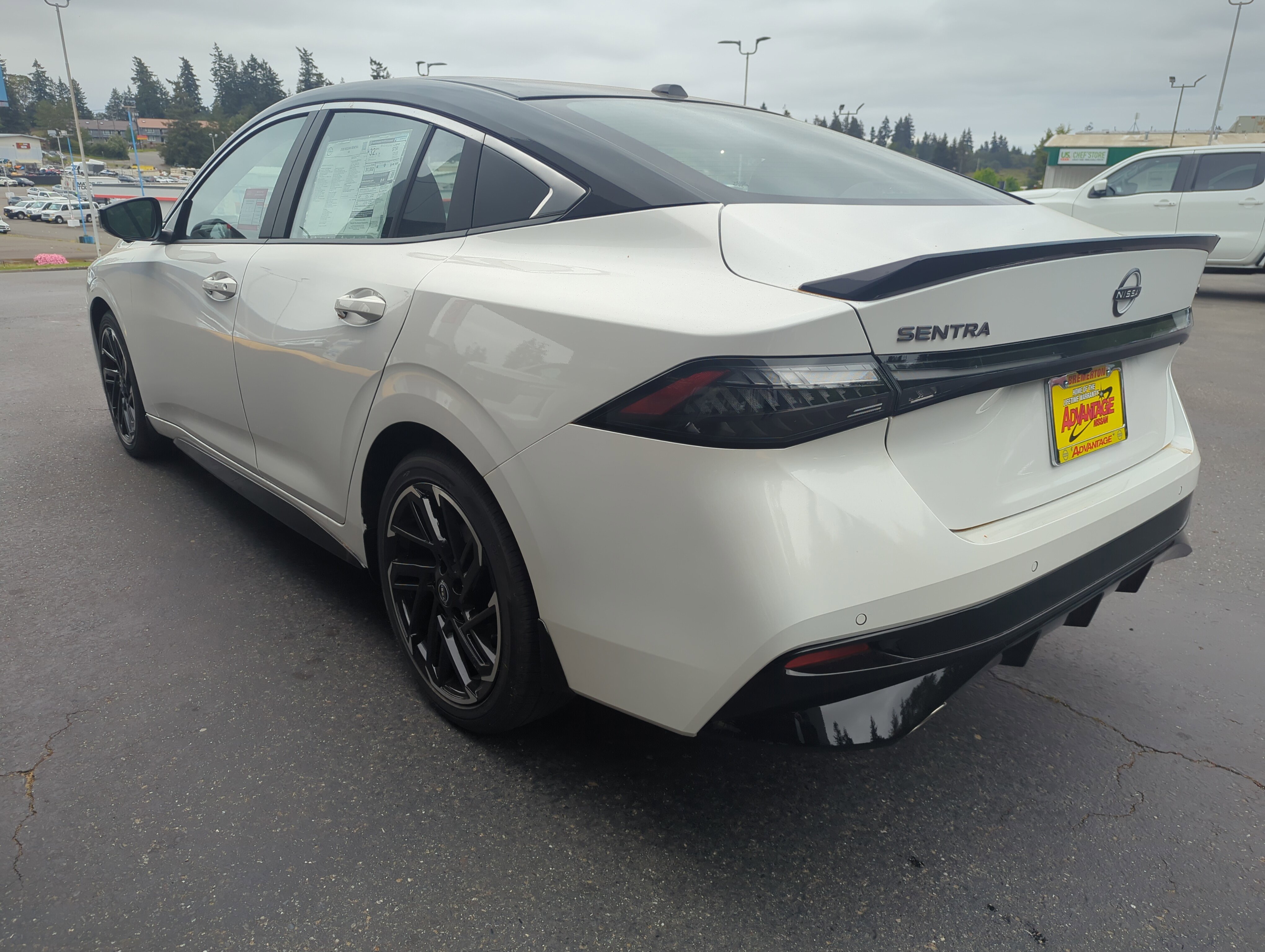 New 2026 Aspen White Tricoat/Super Black Nissan SR image 3
