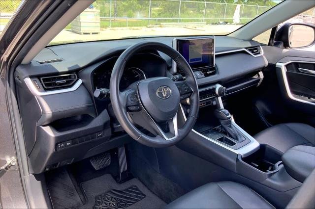 Certified Used 2024 MAGNETIC GRAY MET. Toyota  image 17
