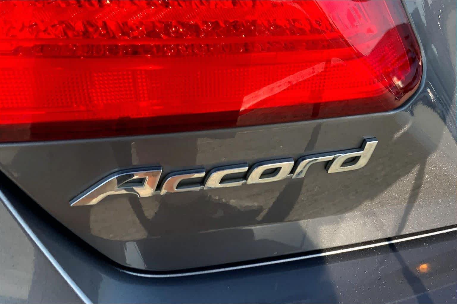 Used 2015 Modern Steel Metallic Honda EX image 28