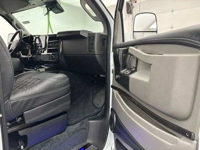 2026 GMC Savana Cargo Work Van - Photo 20