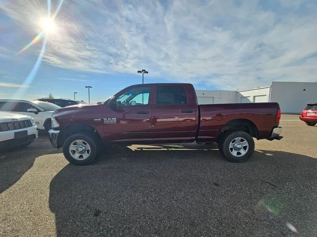 Used 2016 Delmonico Red Pearlcoat Ram Tradesman image 8