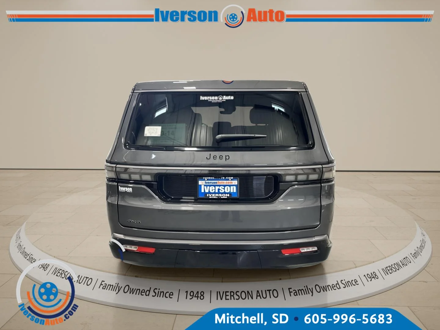 New 2026 Baltic-Gray Metallic Clear-Coat Exterior Paint Jeep Limited Reserve image 6