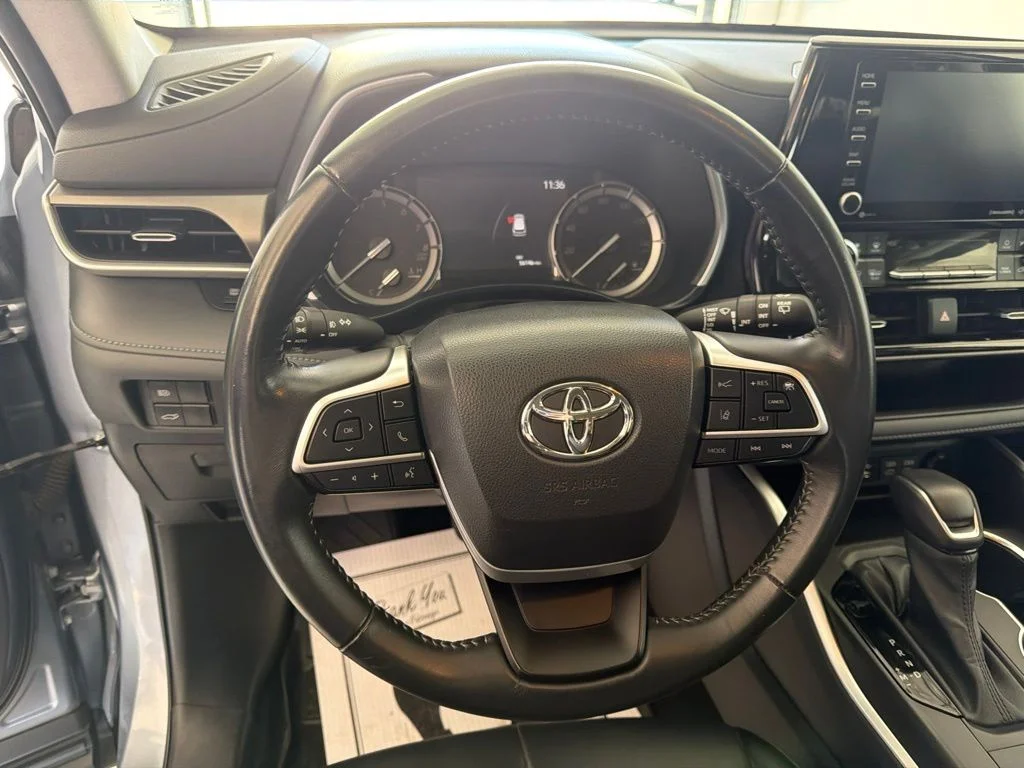 Used 2022 Moon Dust Toyota XLE image 16