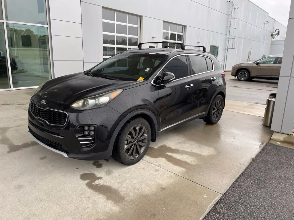 Used 2018 Red Kia EX image 1