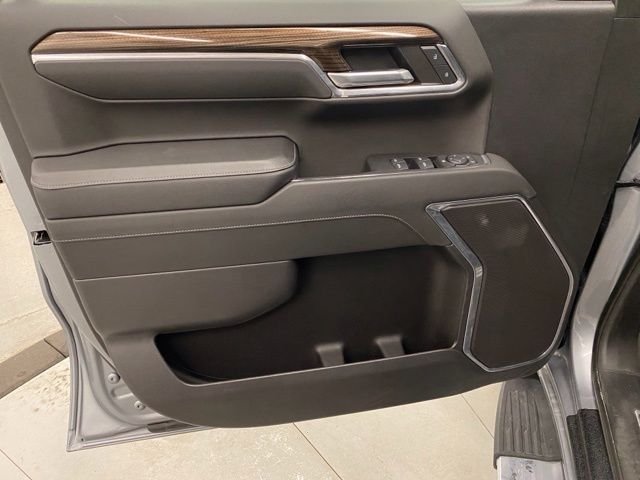 Used 2023 Gray Chevrolet RST image 24
