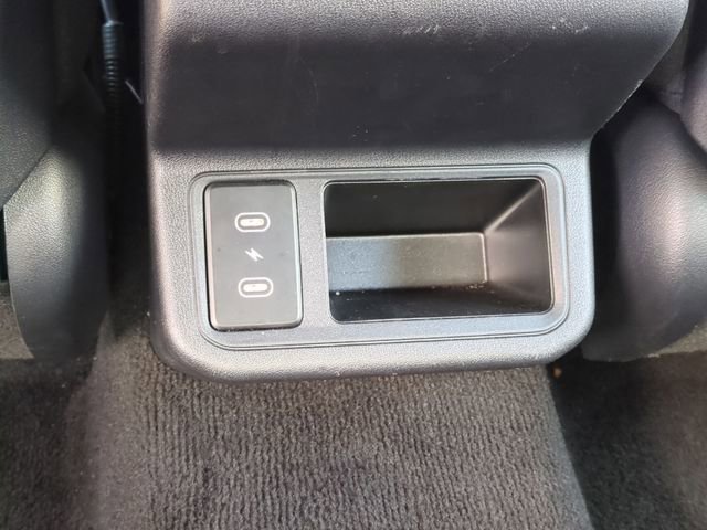 Used 2025 White Kia LXS image 29