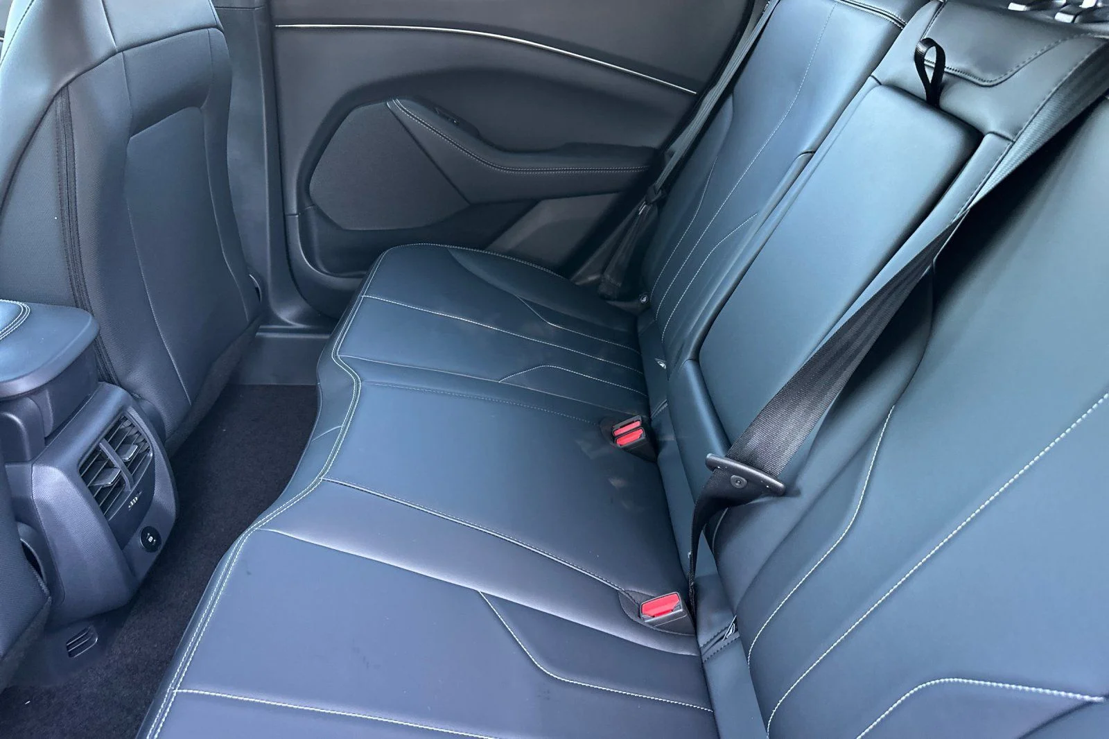 New 2026 Glacier Gray Metallic Tri-coat Ford Select image 8