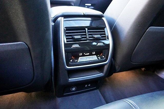Used 2025 White BMW xDrive50e image 26