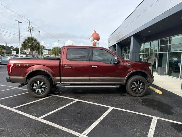 Used 2017  Ford Lariat image 9