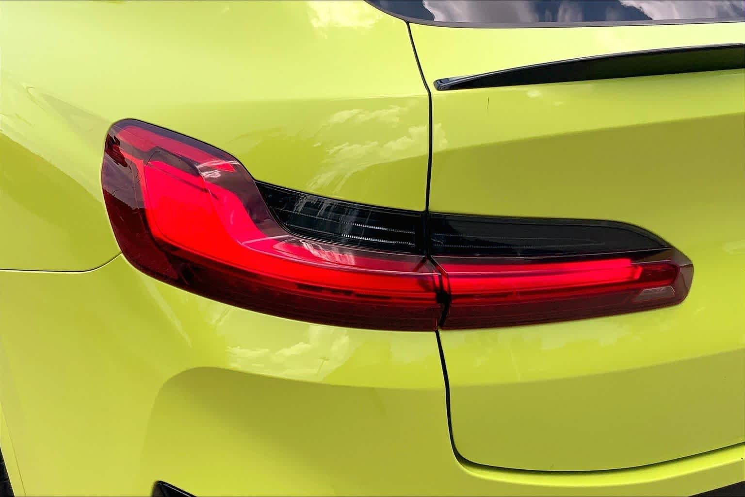 Used 2024 Sao Paulo Yellow BMW  image 27