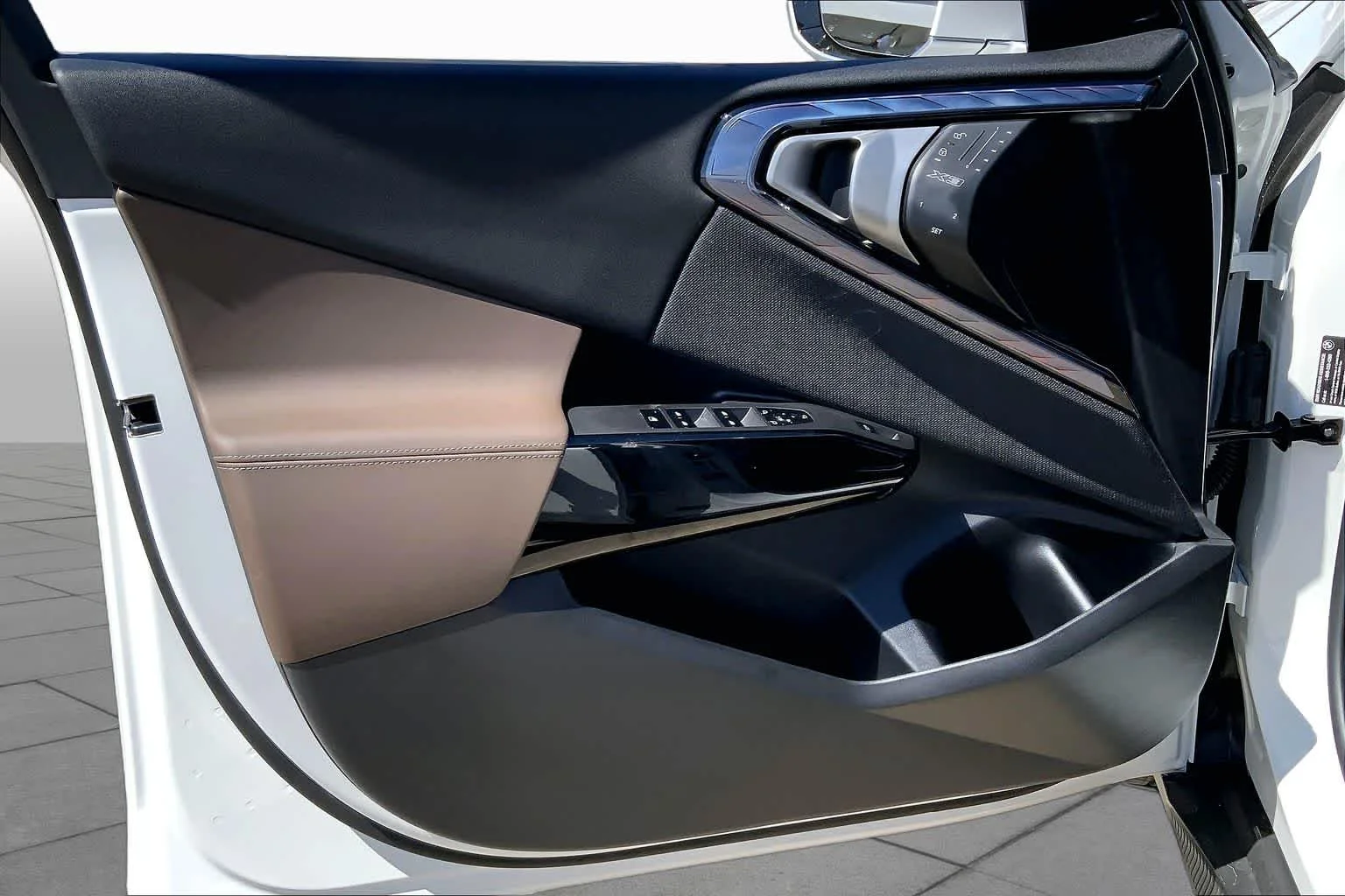 New 2026 Mineral White Metallic BMW 30 xDrive image 10