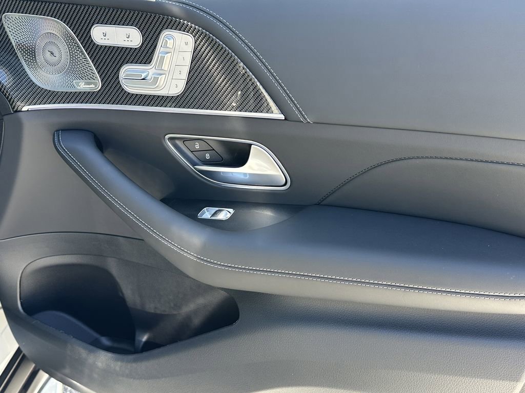 New 2026 MANUFAKTUR Alpine Grey Mercedes-Benz AMG® GLS 63 image 17