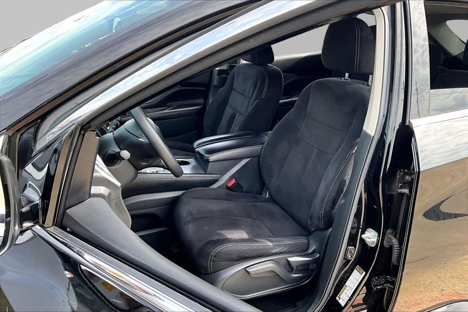 Used 2020 Super Black Metallic Nissan S image 8