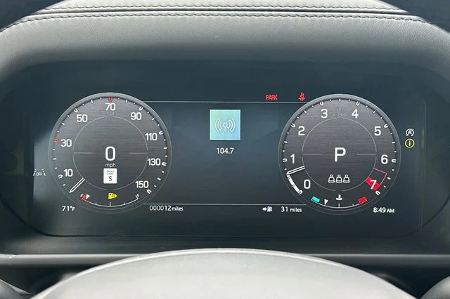 New 2026 Santorini Black Land Rover X-Dynamic SE image 23
