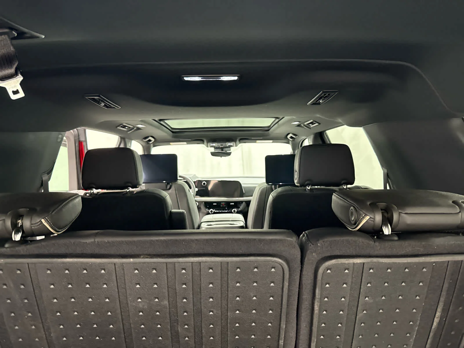 2025 Chevrolet Suburban Premier - Photo 16