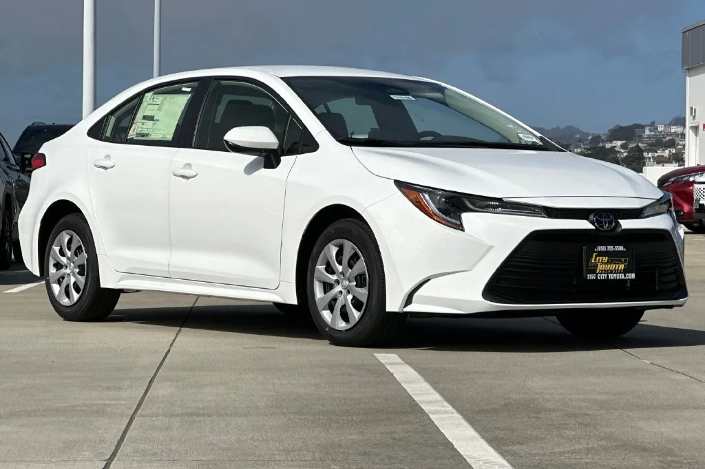 New 2027 Ice Cap Toyota  LE image 2