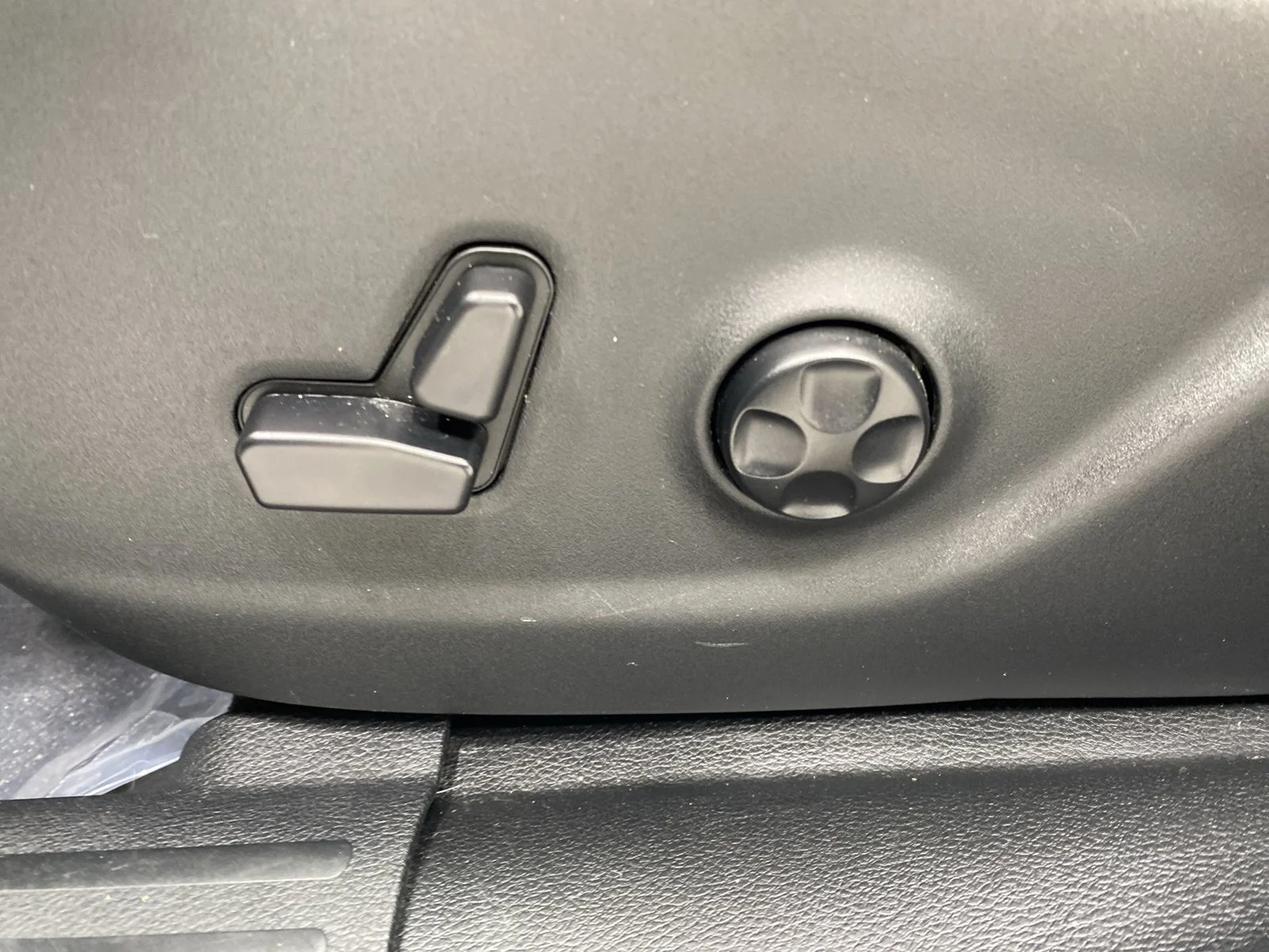Used 2018 White Jeep Trailhawk image 12