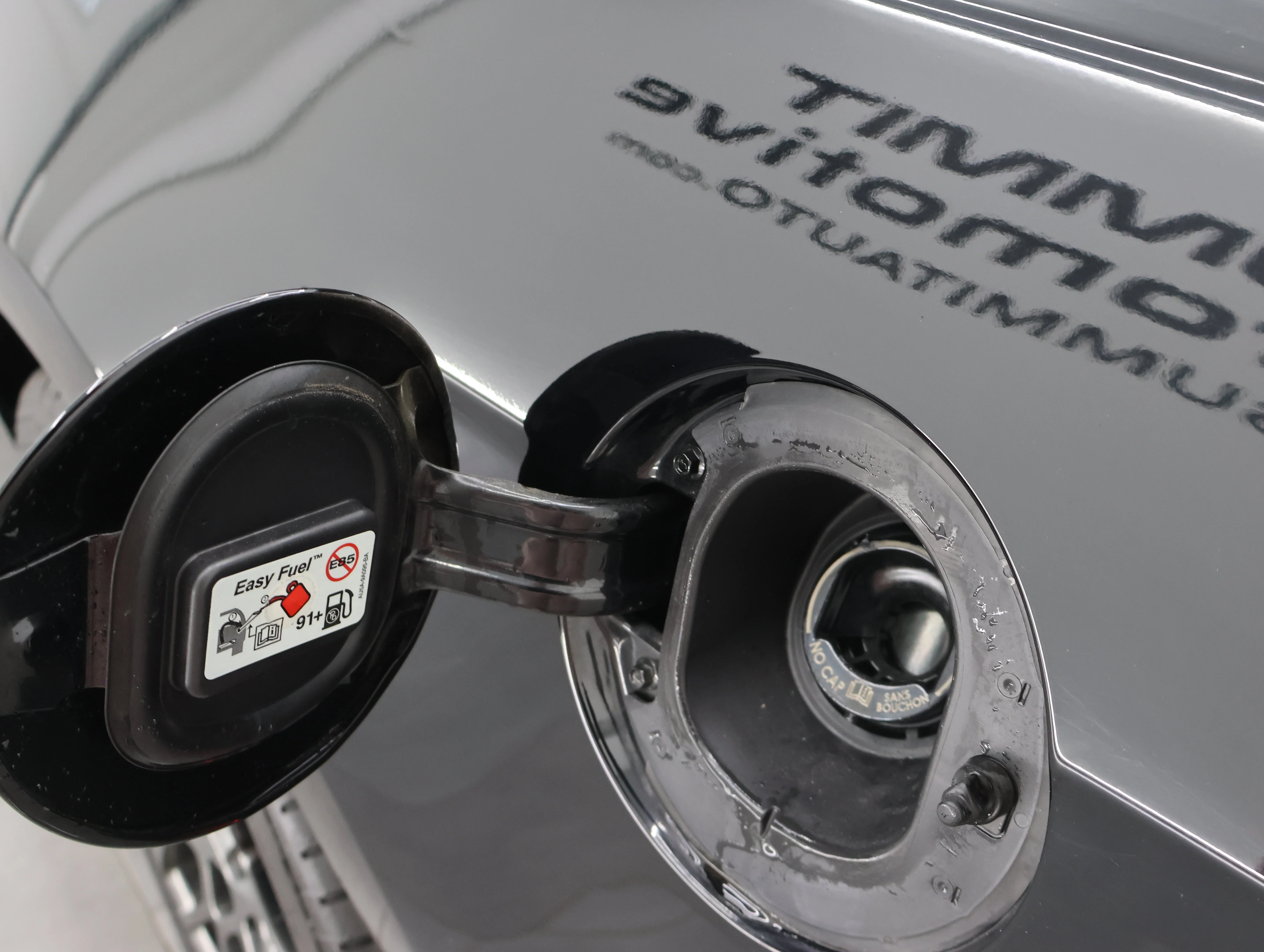 Used 2014 Black Ford Shelby GT500 image 29