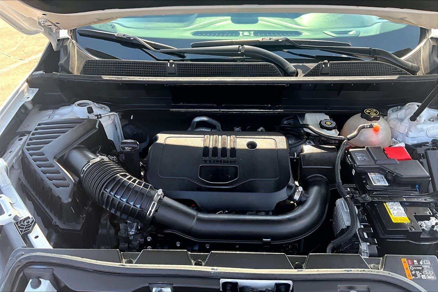 Used 2023 Summit White GMC SLE image 32