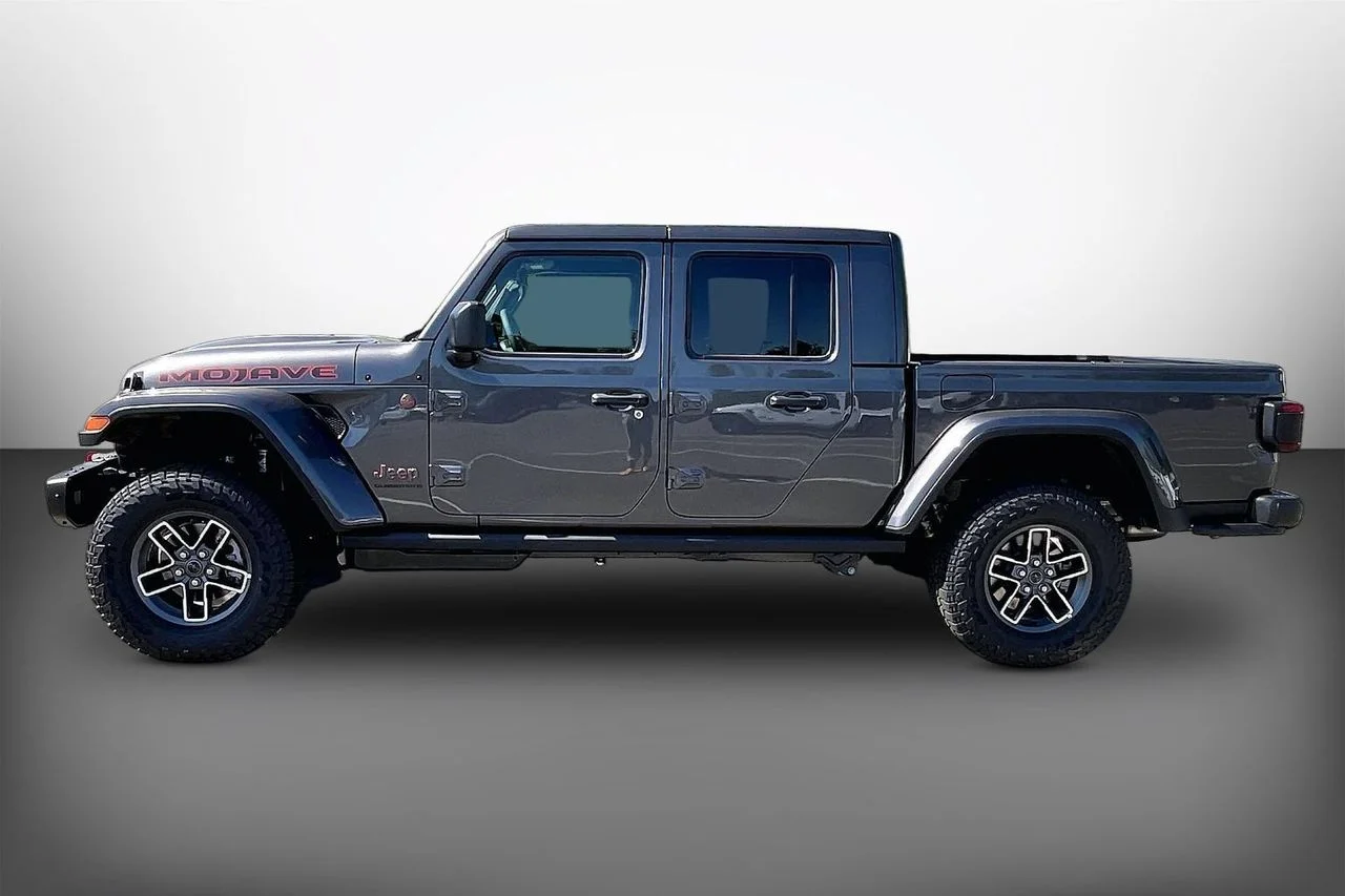 New 2026 Granite Crystal Metallic Clearcoat Jeep Mojave X image 5