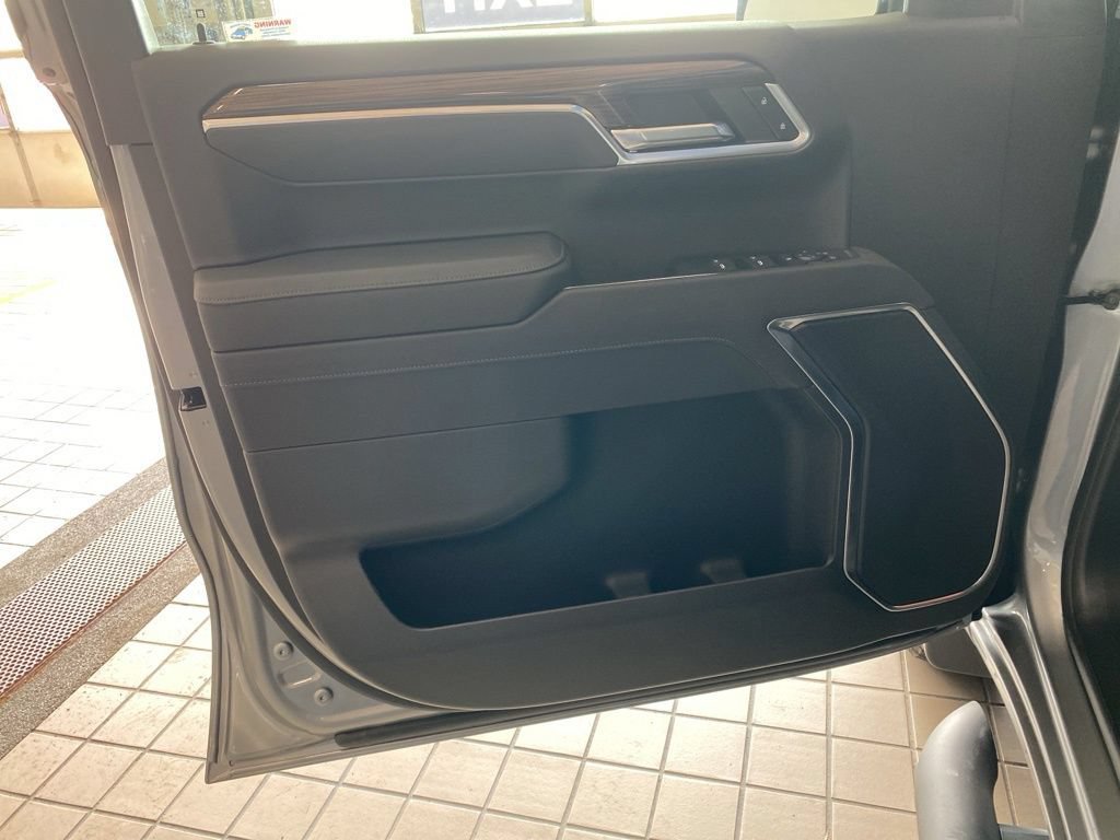New 2026 Sterling Gray Metallic Chevrolet RST image 9