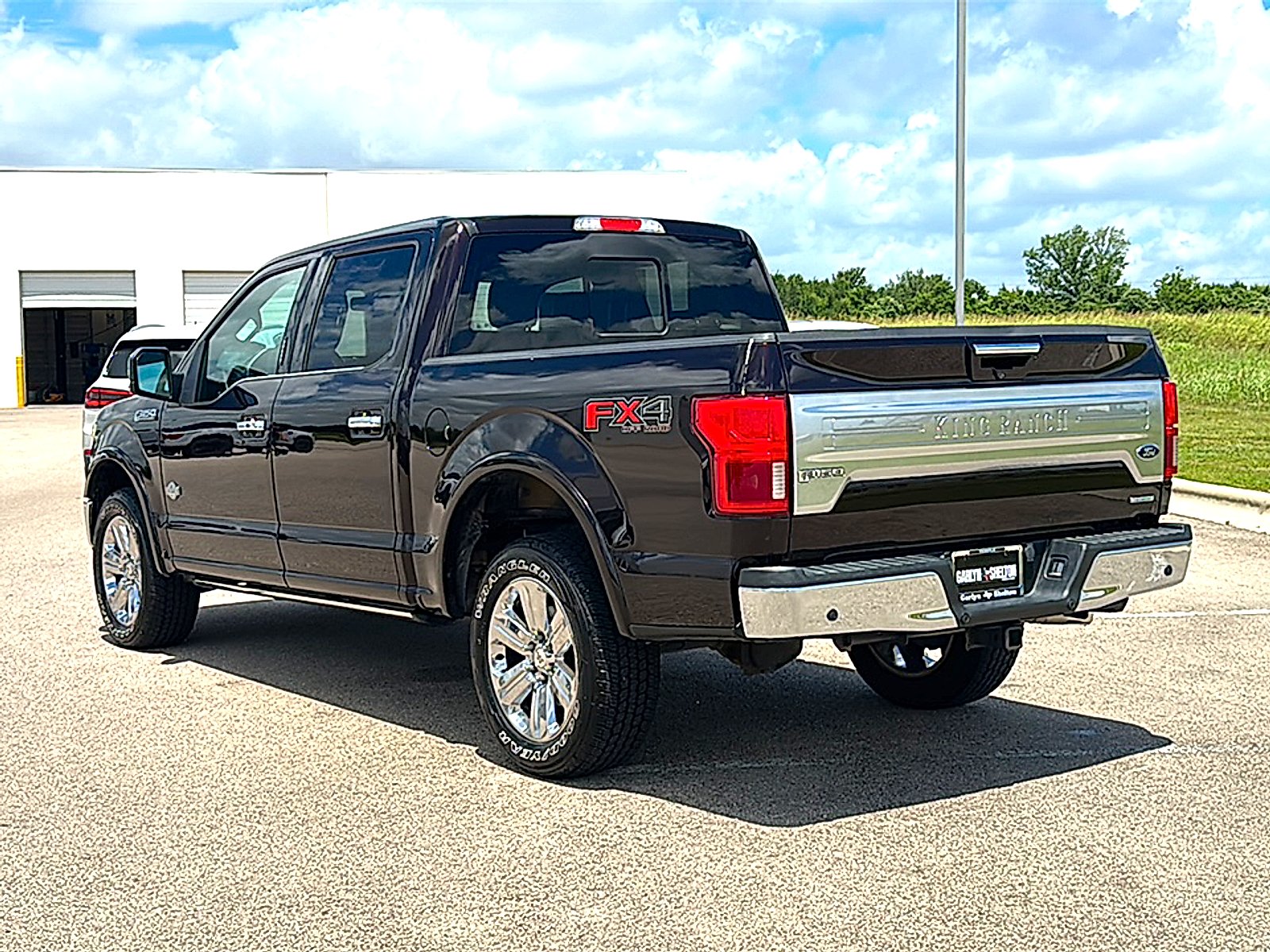 Used 2018 Guard Metallic Ford King Ranch image 6