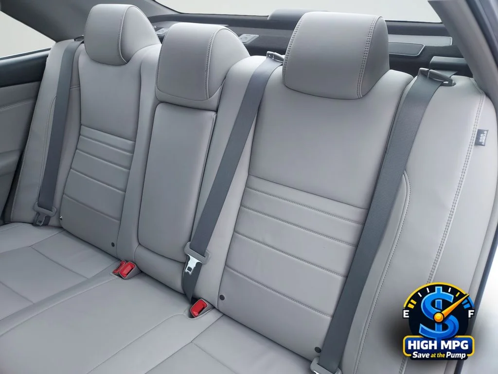 Used 2017 Silver Toyota XLE image 34