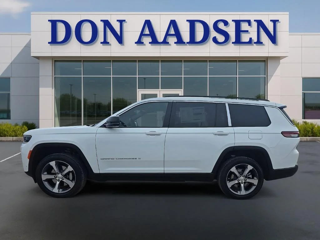 New 2026 Bright White Clearcoat Jeep Limited image 4