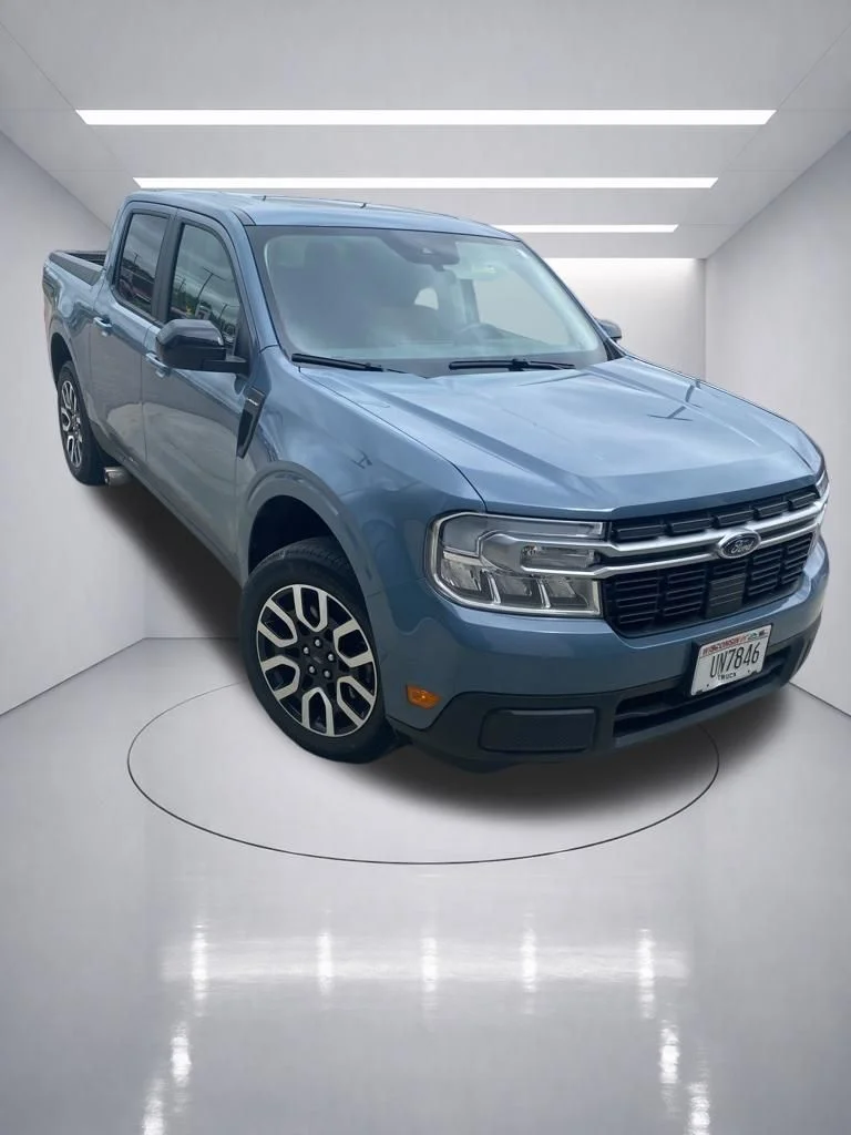 Used 2024 Azure Gray Metallic Tri-Coat Ford Lariat image 4