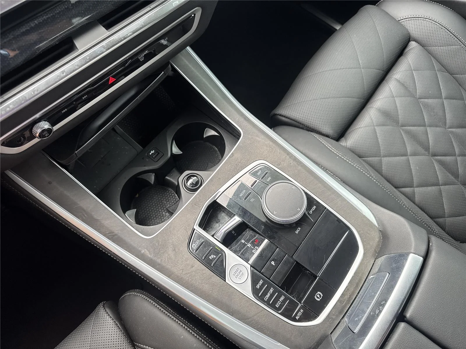 Used 2026 Skyscraper Grey Metallic BMW sDrive40i image 27