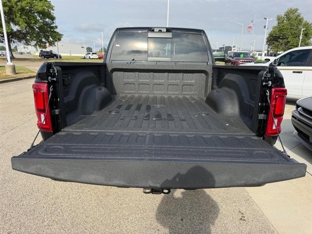 New 2027 Diamond Black Crystal Pearl-Coat Exterior Paint RAM Laramie image 6
