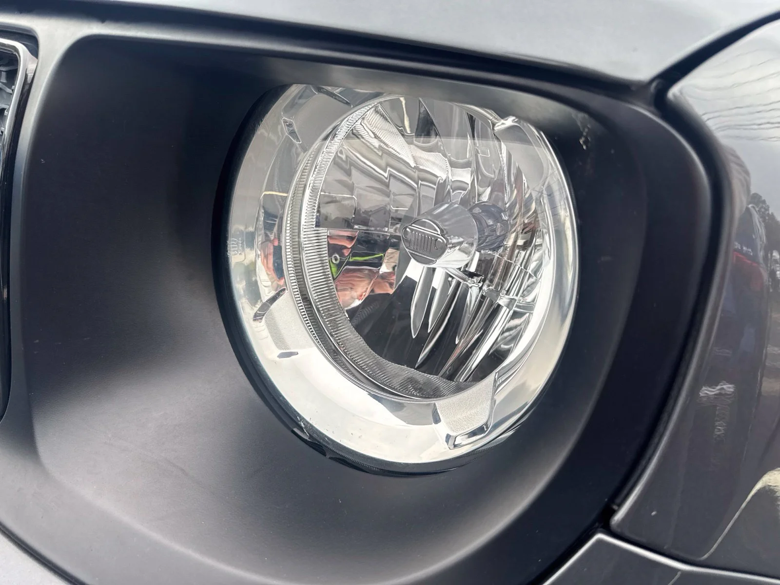 Used 2023 Graphite Gray Jeep Altitude image 6