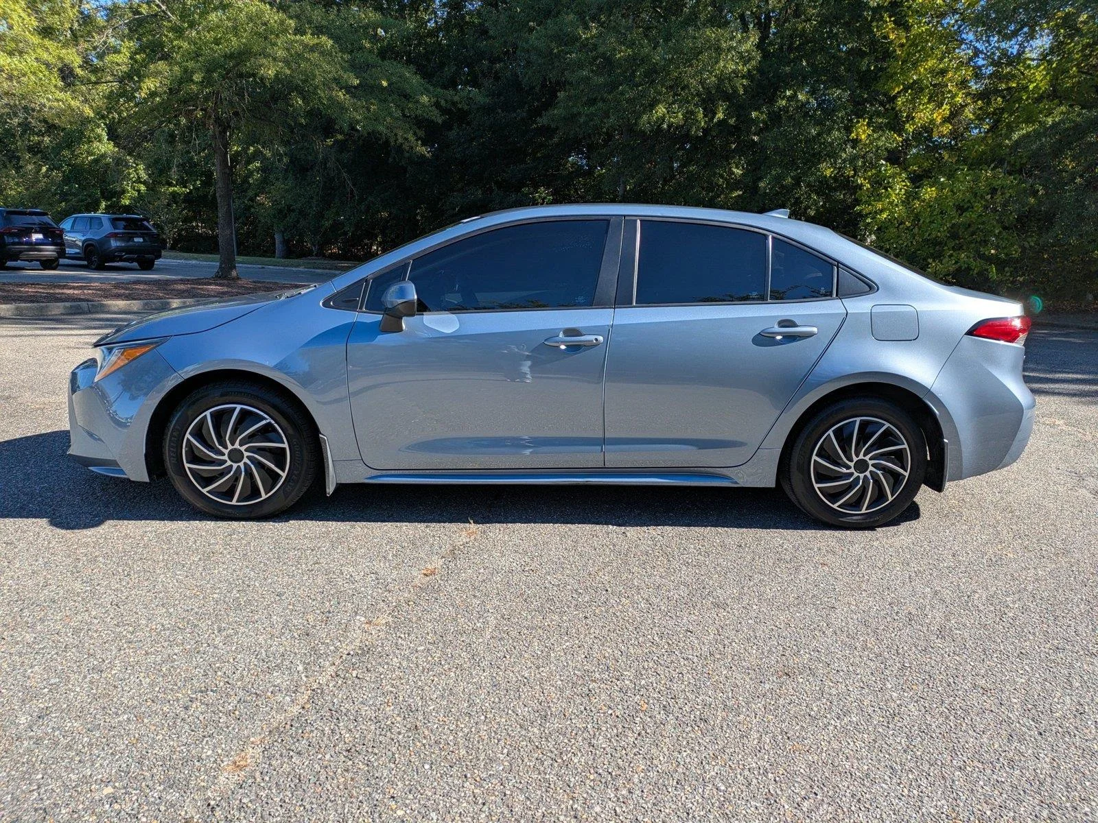Used 2023 Celestite Toyota LE image 6