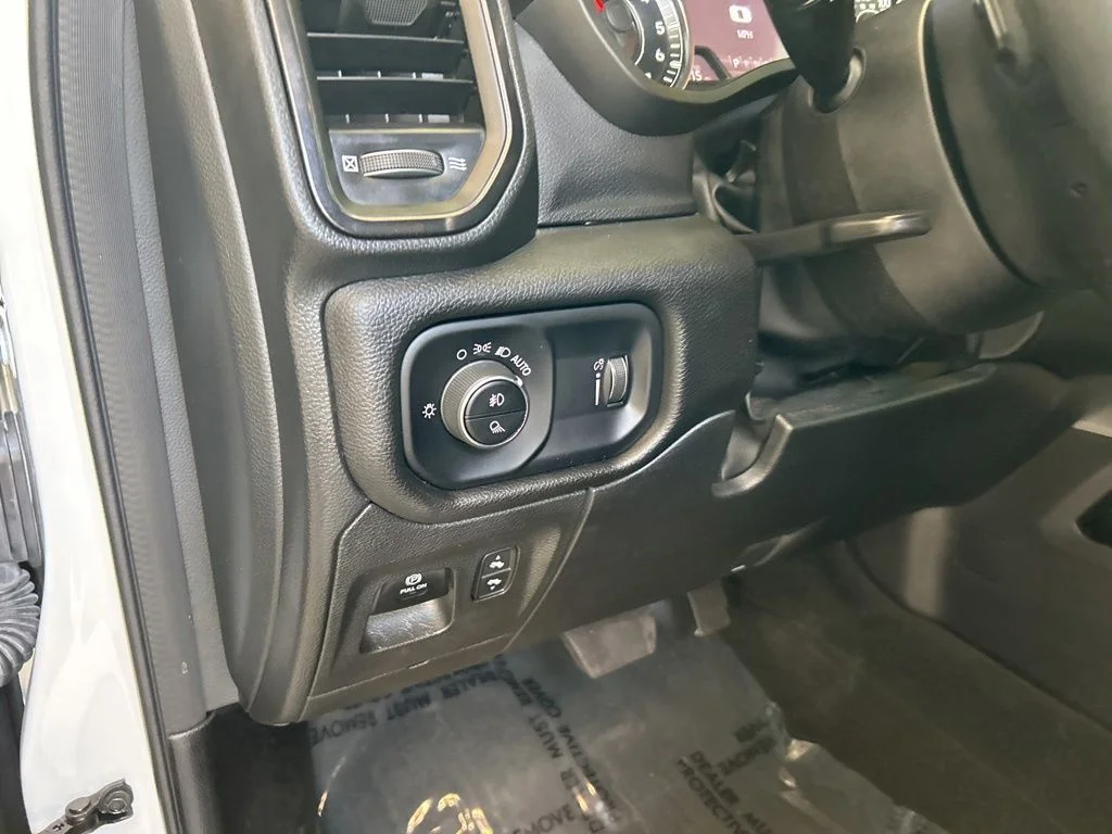 Used 2023 White Ram Big Horn/Lone Star image 39