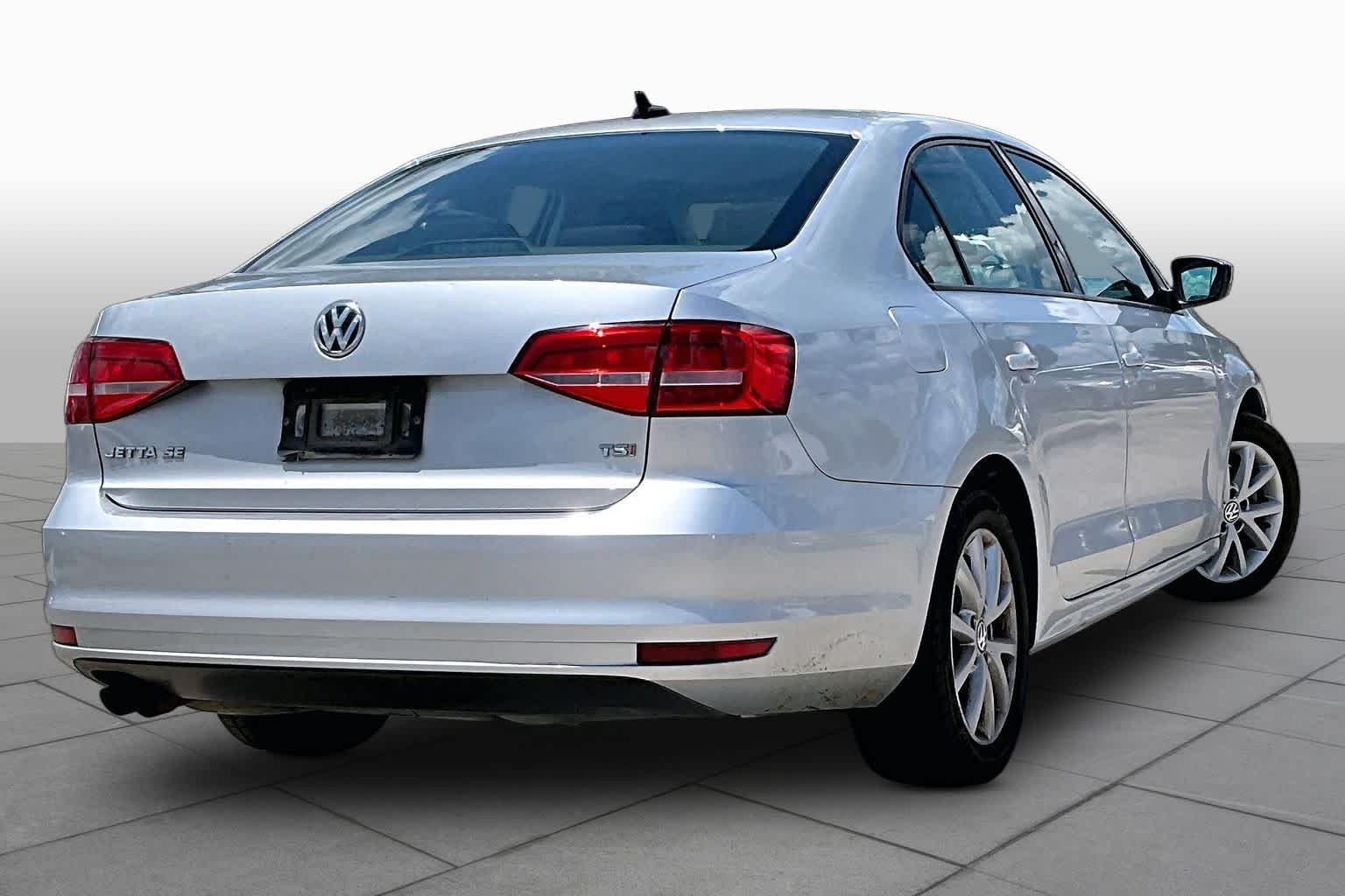 Used 2015 Moonrock Silver Metallic Volkswagen 1.8T SE image 13