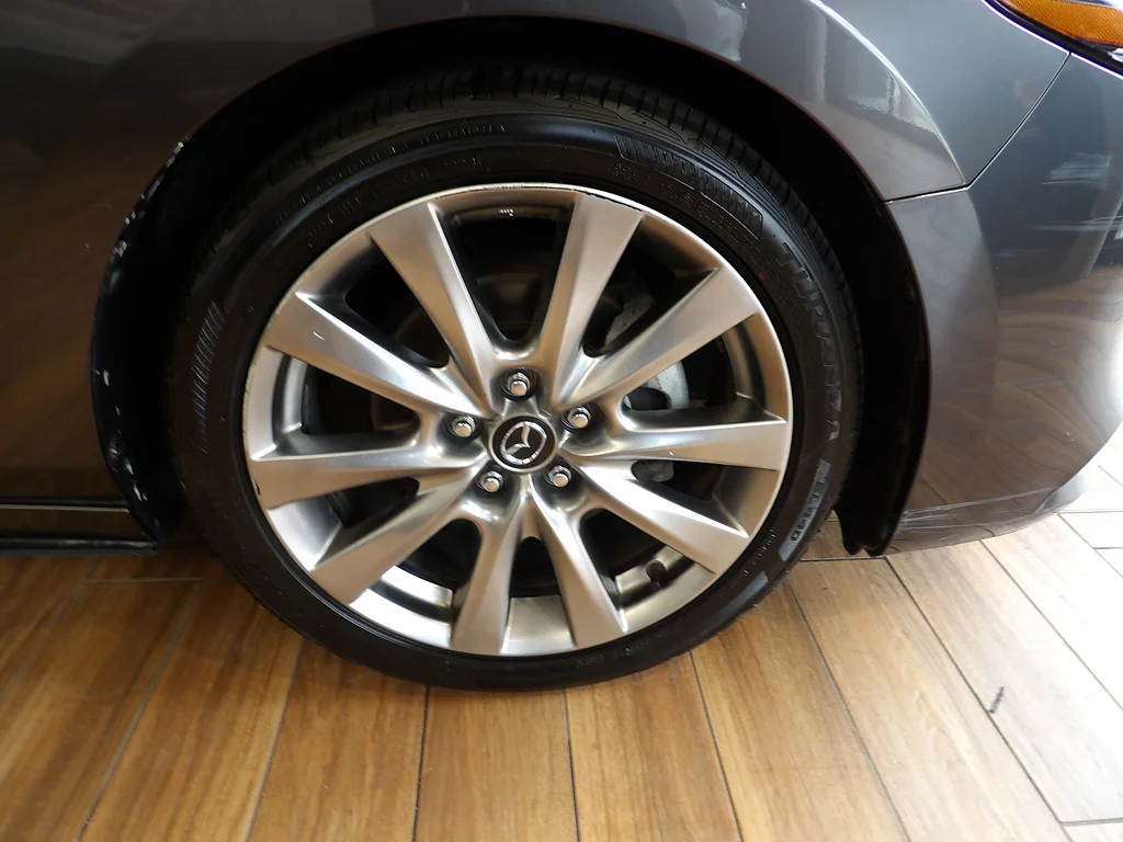 Used 2021 Machine Gray Metallic Mazda Premium image 4