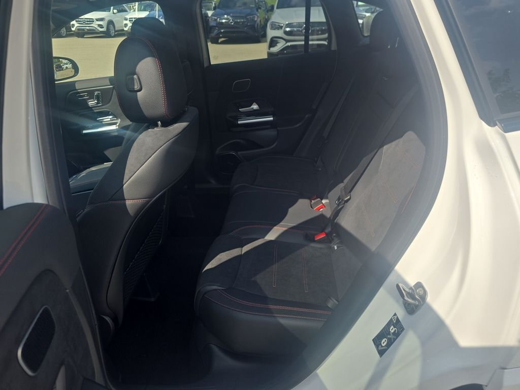 New 2026 Polar White Mercedes-Benz GLA 250 image 24