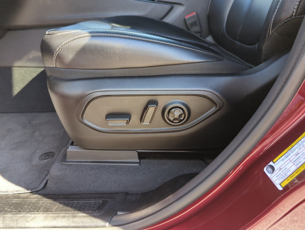 Used 2025 Red Jeep Limited image 12