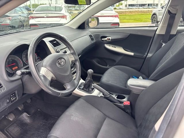 Used 2010 White Toyota S image 17