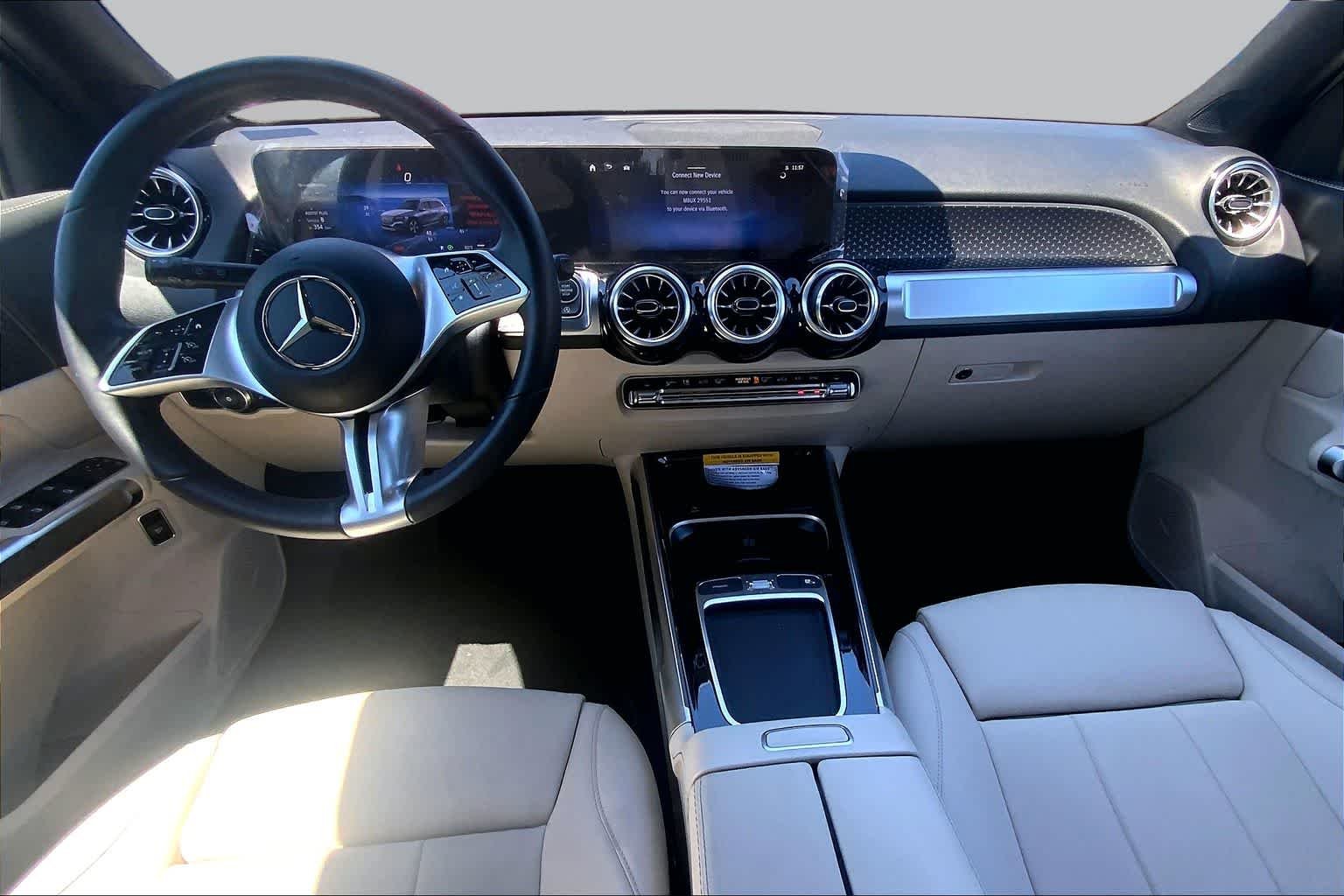 Certified Used 2025 Polar White Mercedes-Benz GLB 250 image 14