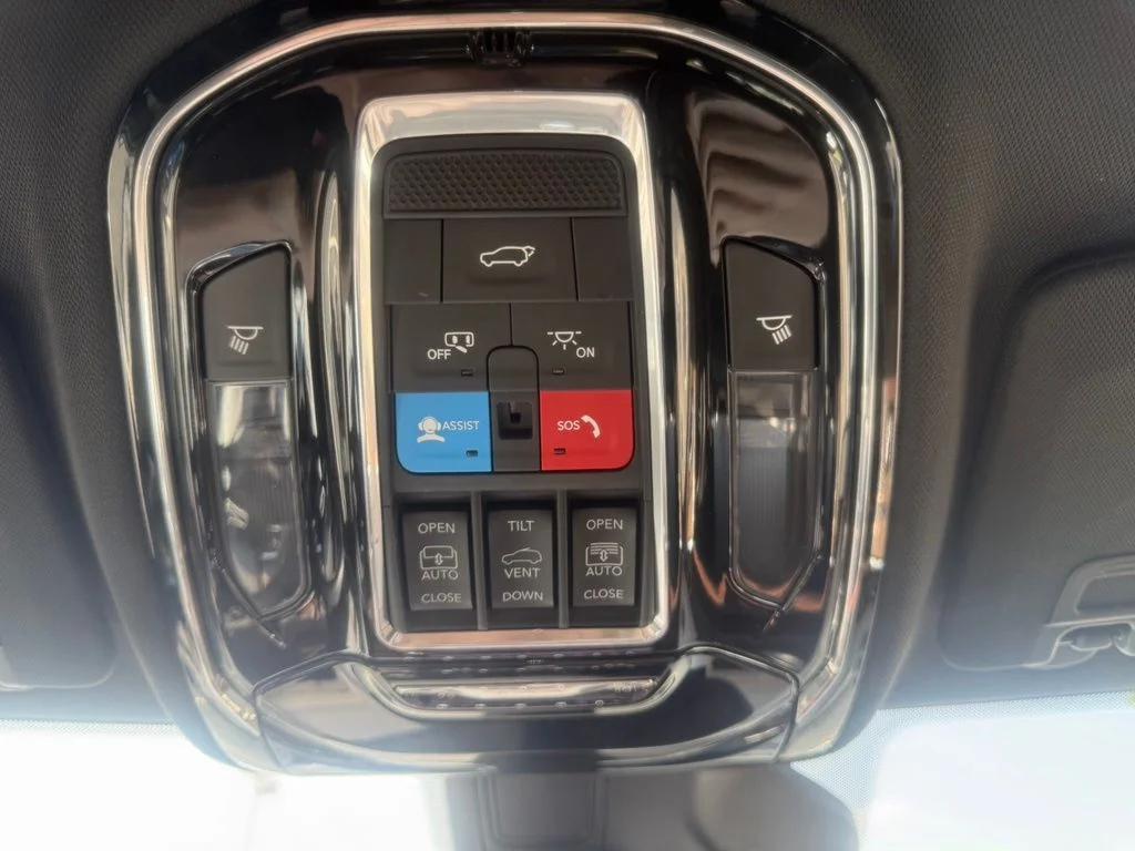Certified Used 2023 Black Jeep Summit 4xe image 35