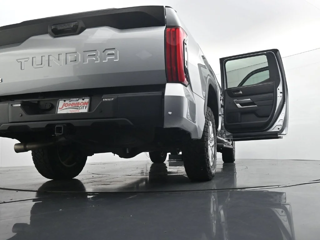 Used 2022 Silver Toyota SR5 image 43