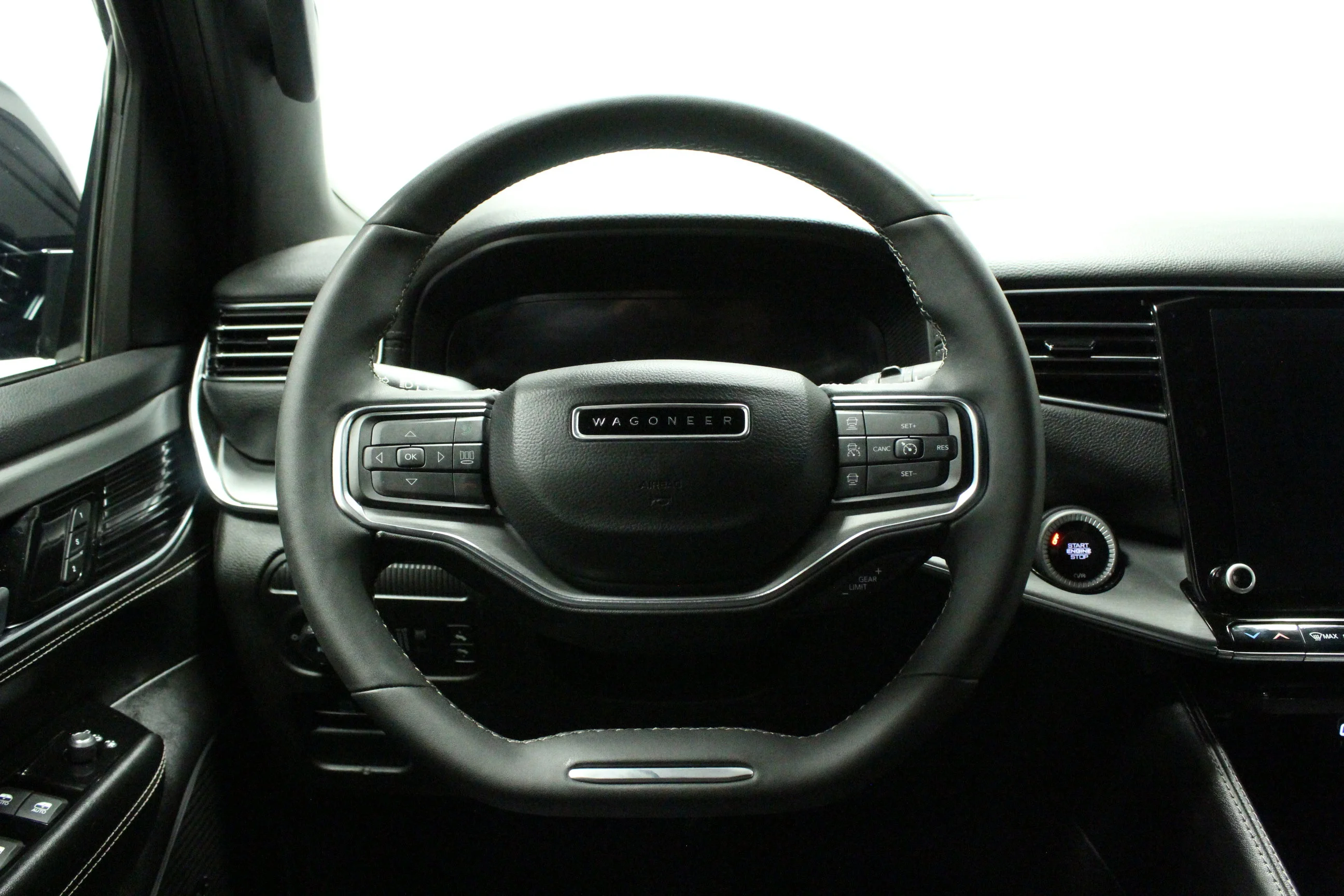 Used 2024 Diamond Black Crystal Pearlcoat Jeep Series II image 25