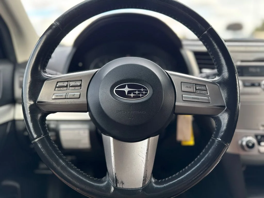 Used 2011 Silver Subaru 2.5i Premium image 15