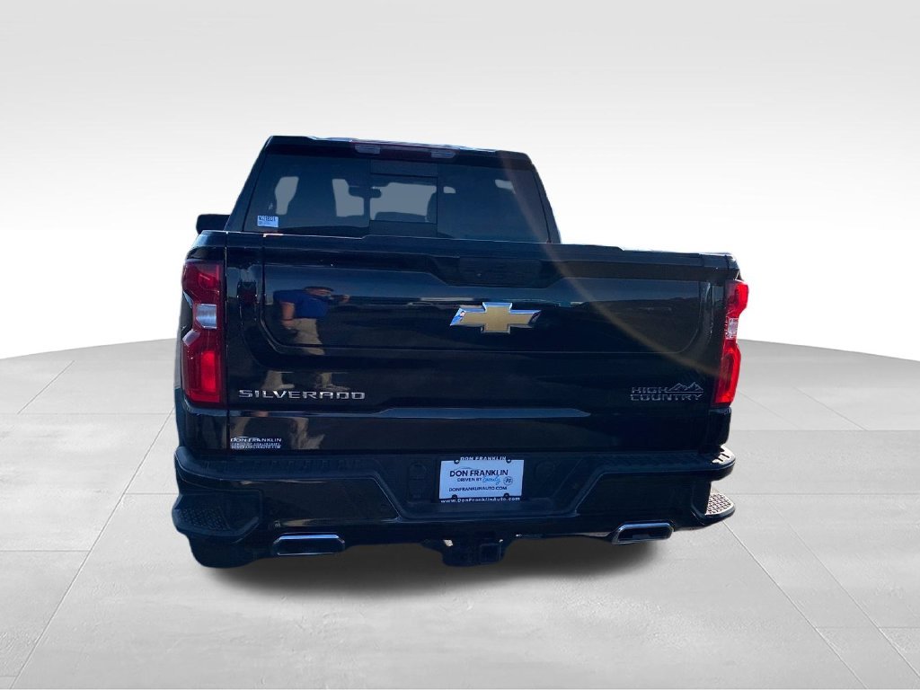 Used 2022 Black Chevrolet High Country image 4
