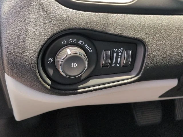 Used 2022 Gray Jeep Limited image 16
