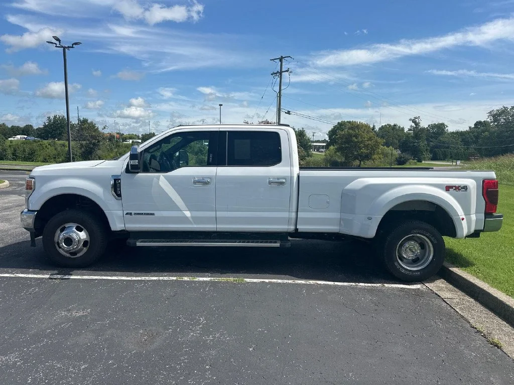 Used 2022 White Ford Lariat image 8