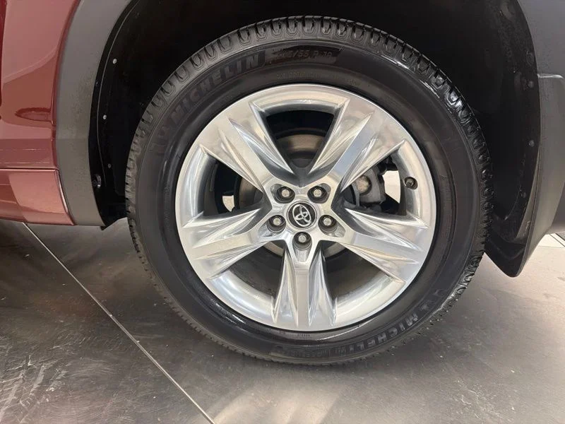 Used 2017 Red Toyota Limited image 41