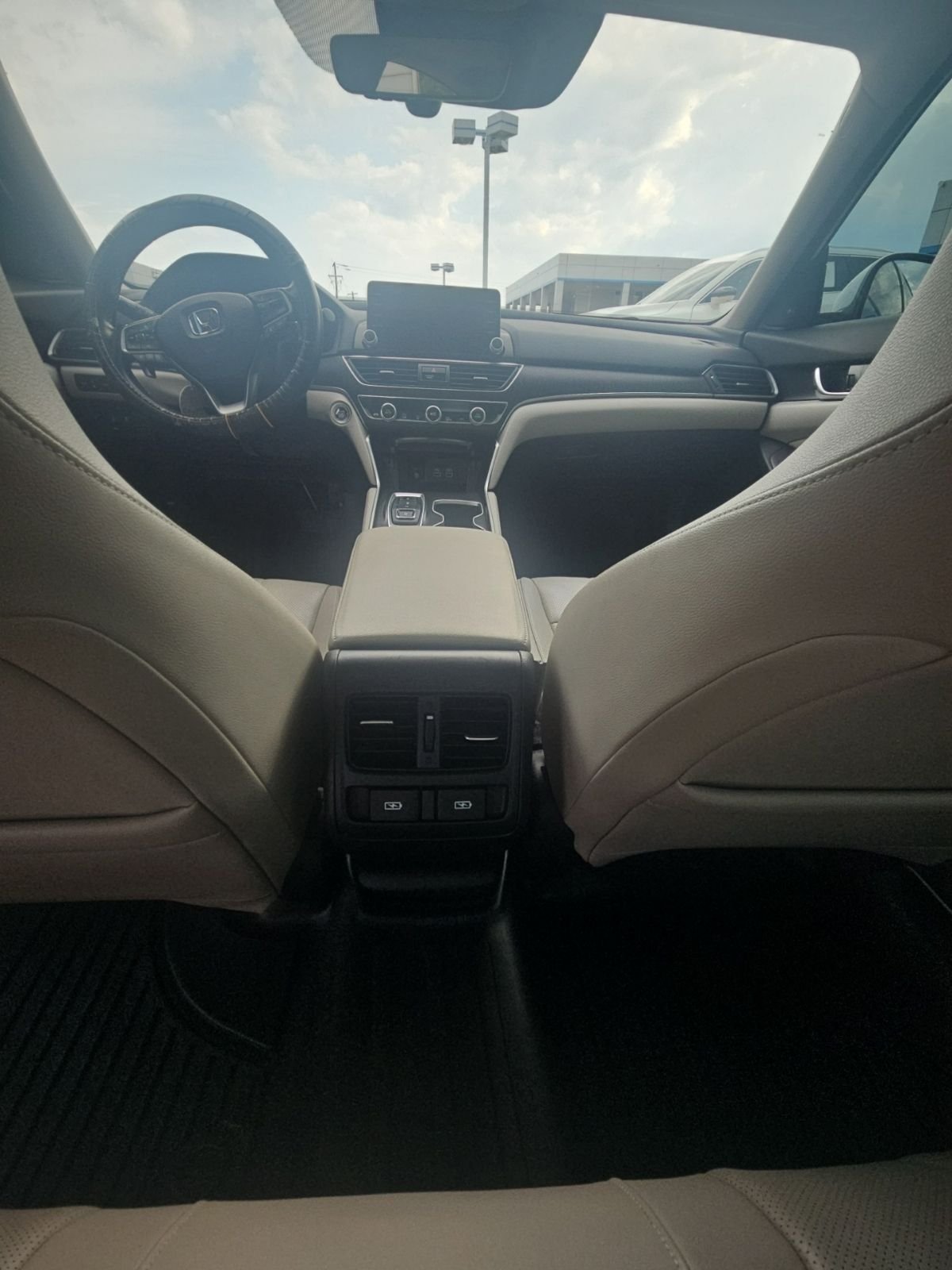 Used 2022 White Honda Touring 2.0T image 10