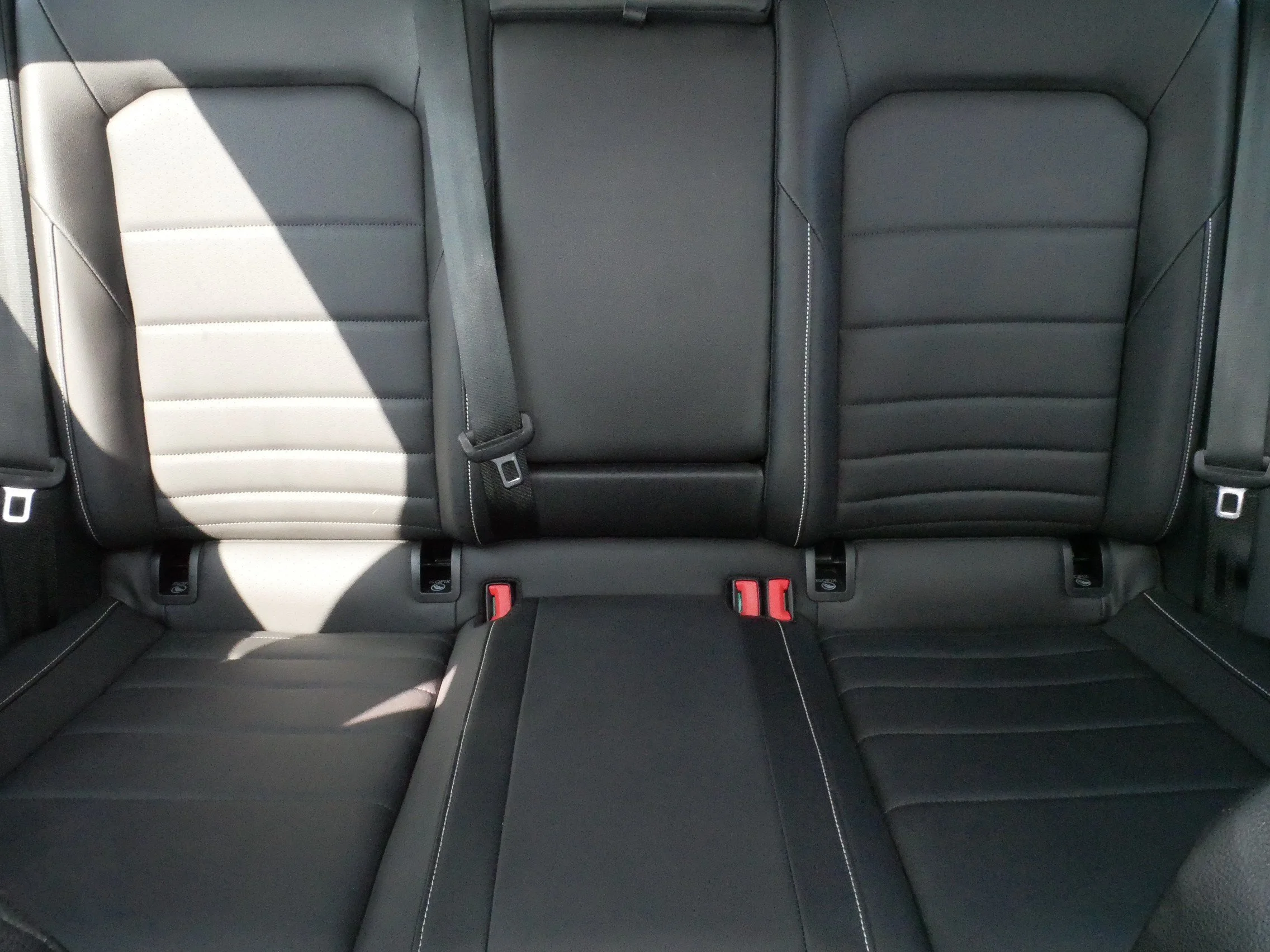 Certified Used 2023 DEEP BLACK PEARL EFFECT Volkswagen SE image 13